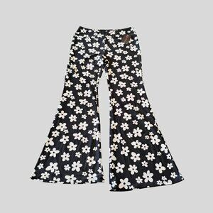 No Boundaries Womens Black & White Floral Flare Pants Size L (11-13) Daisies NEW